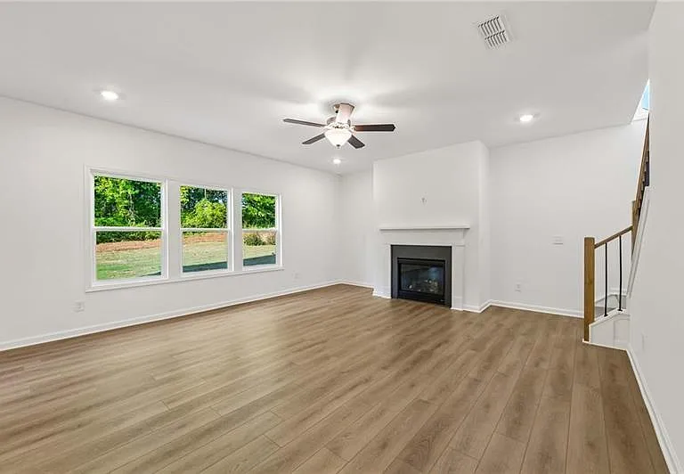 204 Silverleaf Trl — Photo 6