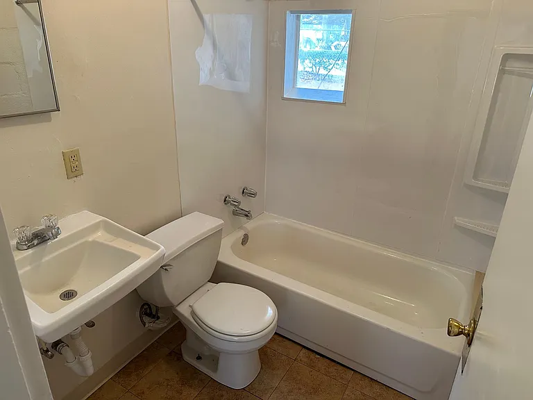 1301 N Millwood Ave #2 — Photo 4