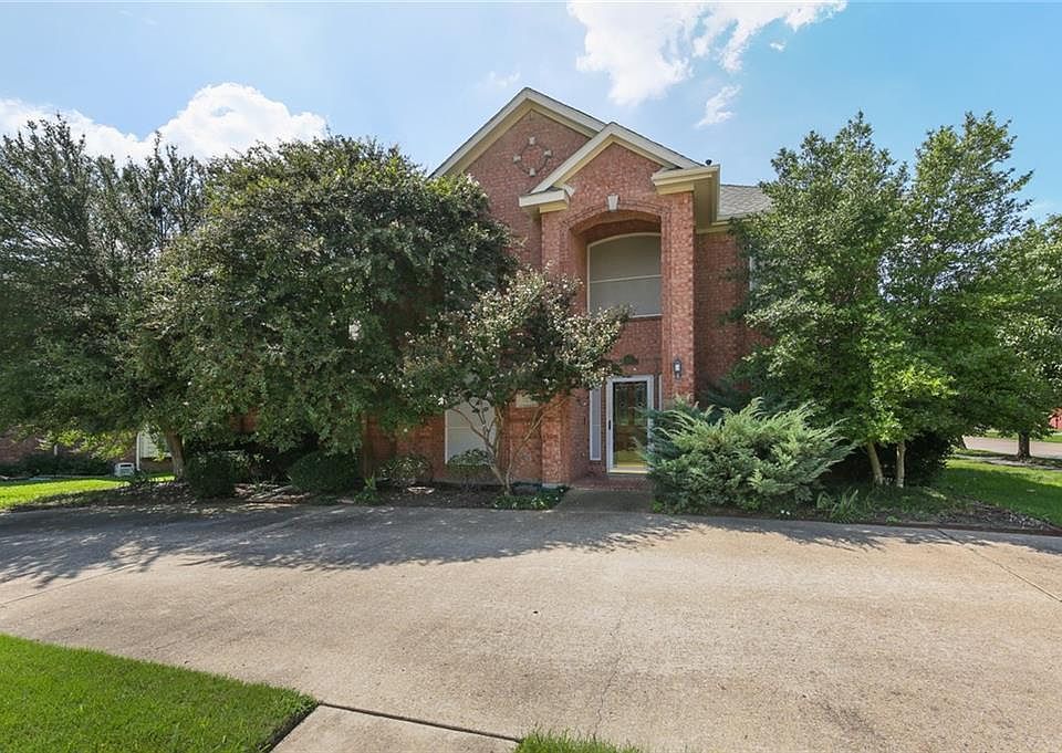 1st image of 2237 Country Club Dr