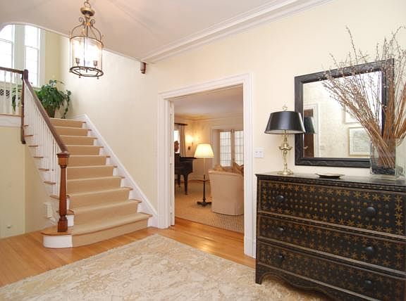 2nd image of 717 Orienta Ave
