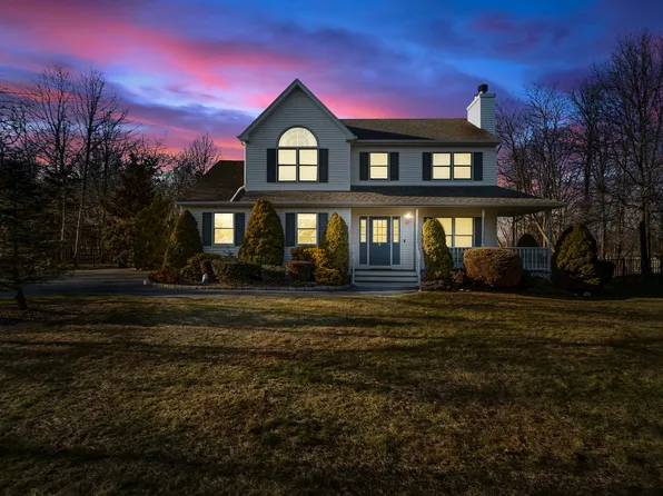6 Bay Run Ln, Jamesport, NY 11947