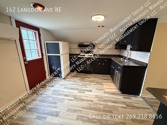 5th image of 142 Langdon Ave NE
