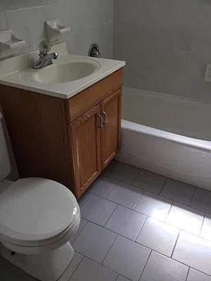 Rented by Metroline Realty | media 13