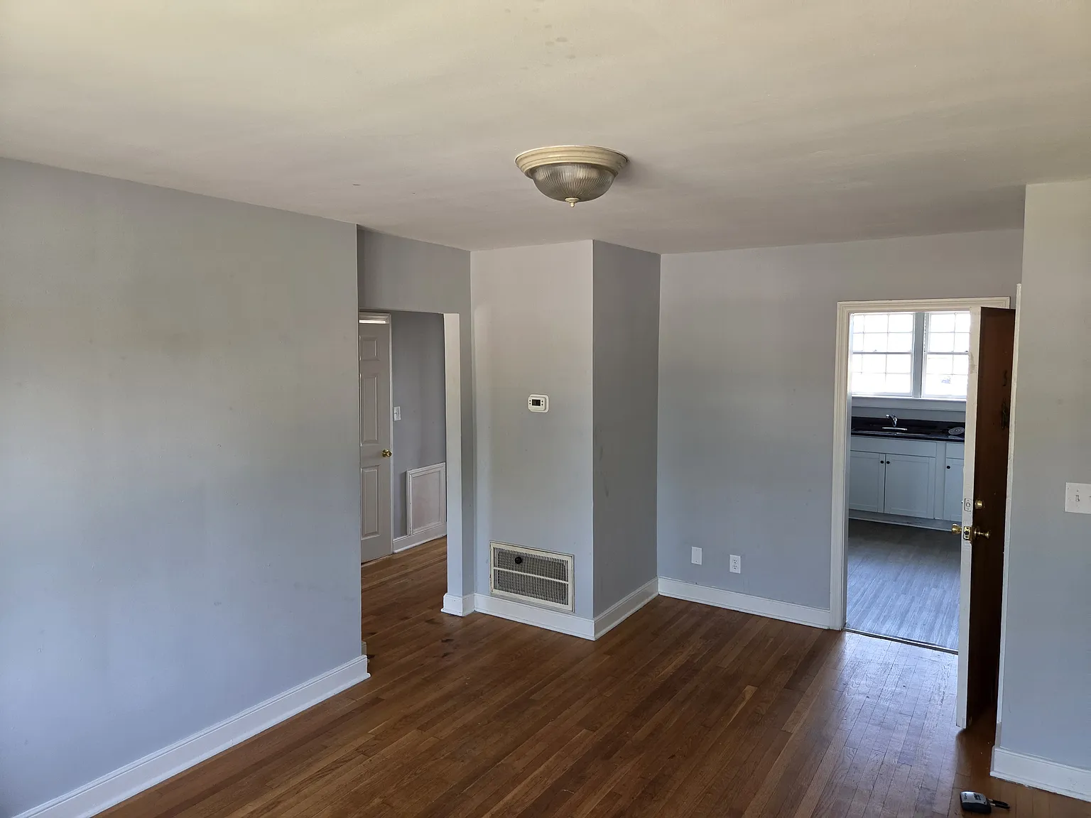 2 bed, 900 sqft, $1,100 — Photo 1
