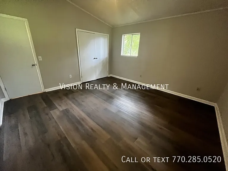 150 Castlegate Cir — Photo 19