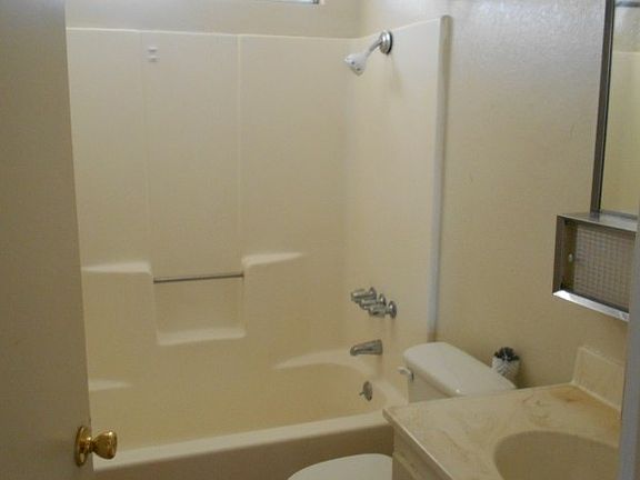 5th image of 6385 Hermosa Ave APT A