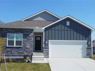 20121 Cornice St, Spring Hill, KS 66083