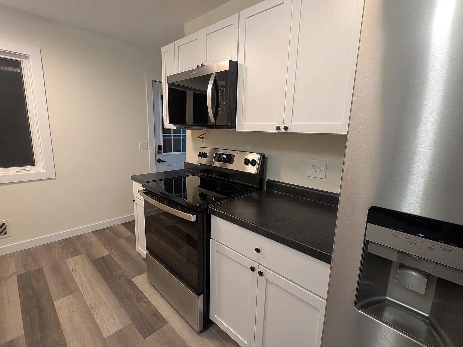 5 bed, 2000 sqft, $2,800 — Photo 3