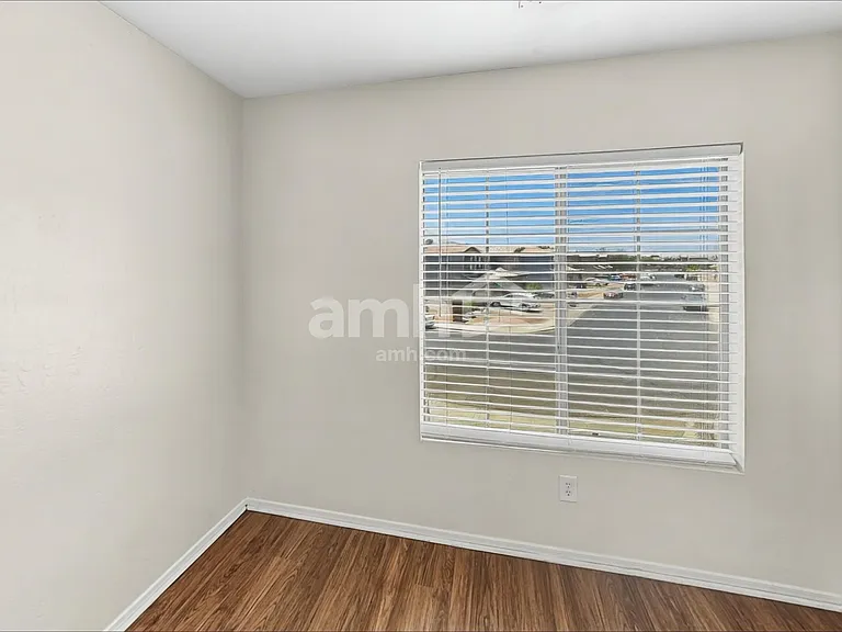 1701 S 113th Dr — Photo 13