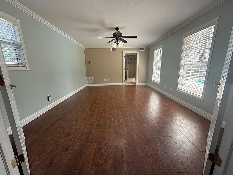 905 Poinciana Dr — Photo 17