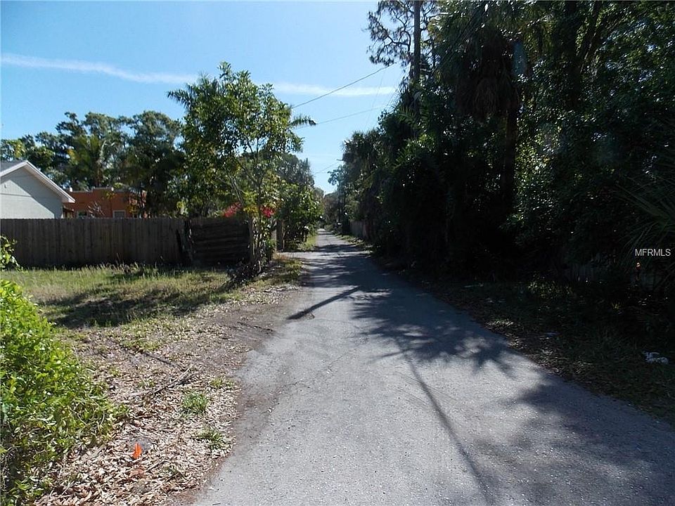 1st image of 2423 7th Ave W