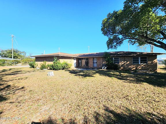 3rd image of 1023 Bay Ave