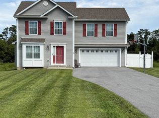 9 Stonewall Cir, Poughkeepsie, NY 12603