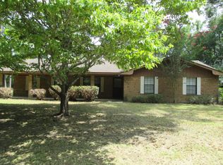 1543 N Pinetree Blvd, Thomasville, GA 31792