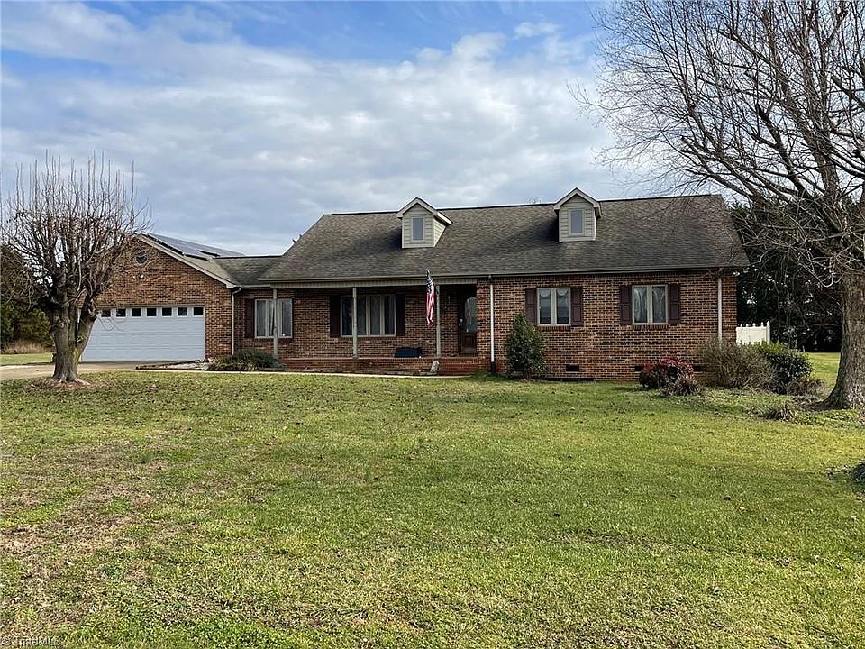 1st image of 133 Meadow Oaks Dr