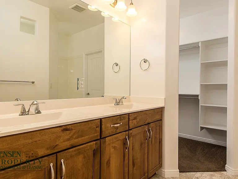 593 N Sage Crest Dr — Photo 16