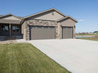 1002 Voyager Dr, Bismarck, ND 58504
