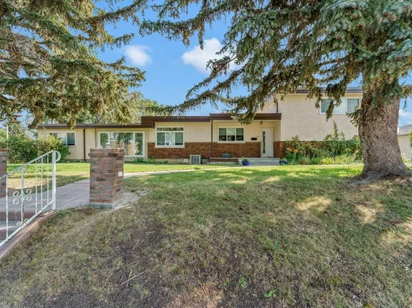 303 N 10th St SW, Medicine Hat, AB T1A 4R6