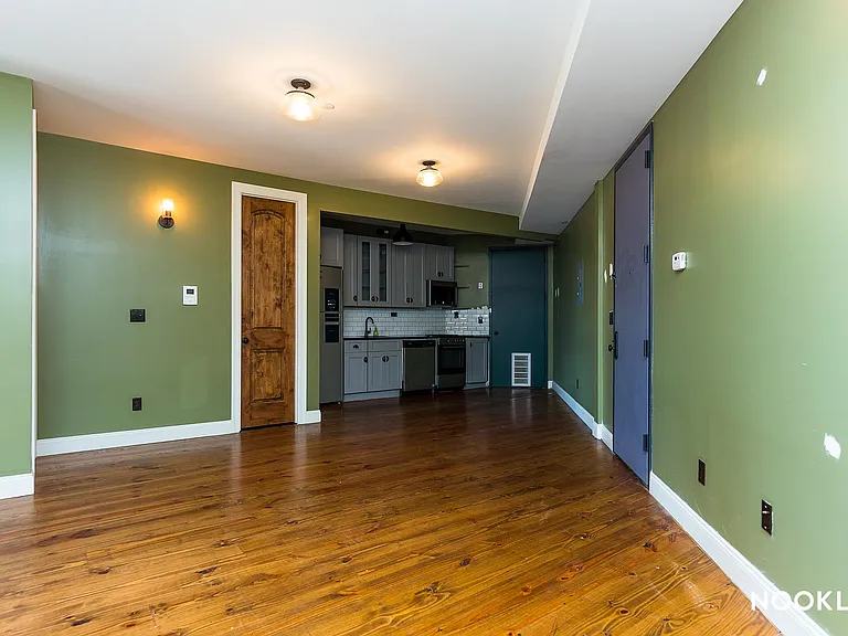 140 Stanhope St #3R — Photo 8