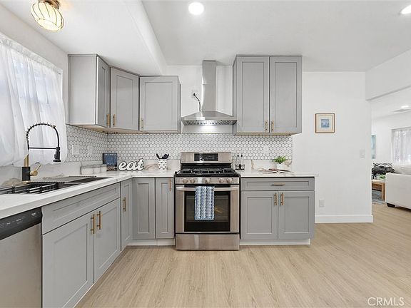 4th image of 701 N Gaffey Pl