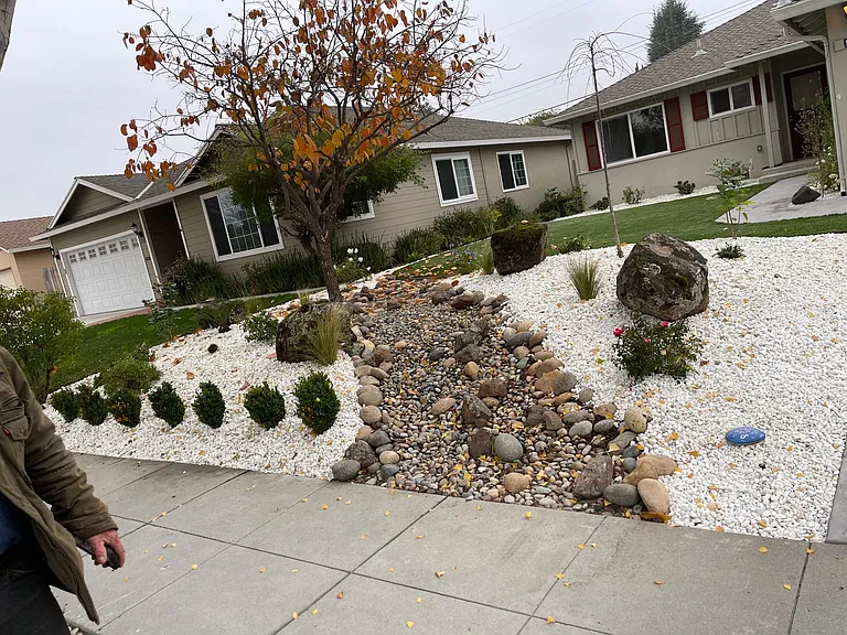 1072 W McKinley Ave — Photo 2