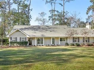 4 Honeysuckle Ln, Covington, LA 70433