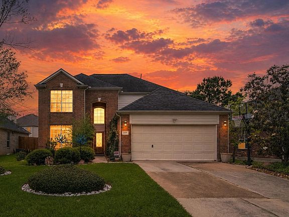3rd image of 20011 Castlegreen Dr