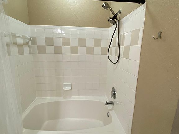 4th image of 9304 Crescent Loop Cir #100