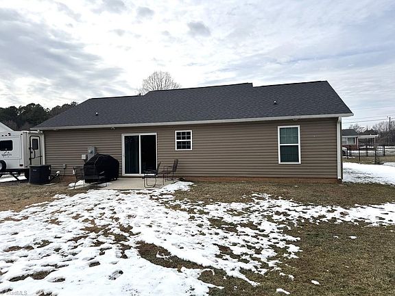4th image of 5880 Oak Knoll Dr