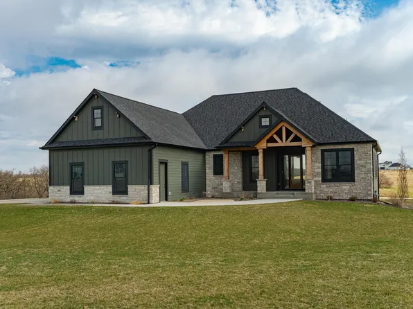 4980 Royal Oaks Cir SW, Rochester, MN 55902