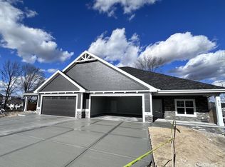 6736 Bellflower Pointe Dr, Deforest, WI 53532