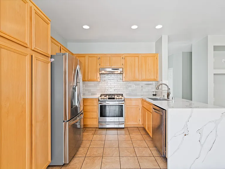 5909 Viking Way — Photo 13