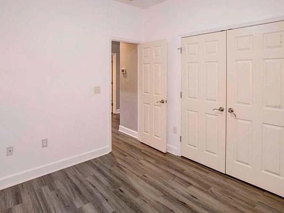 4th image of 1745 Kinsman Way