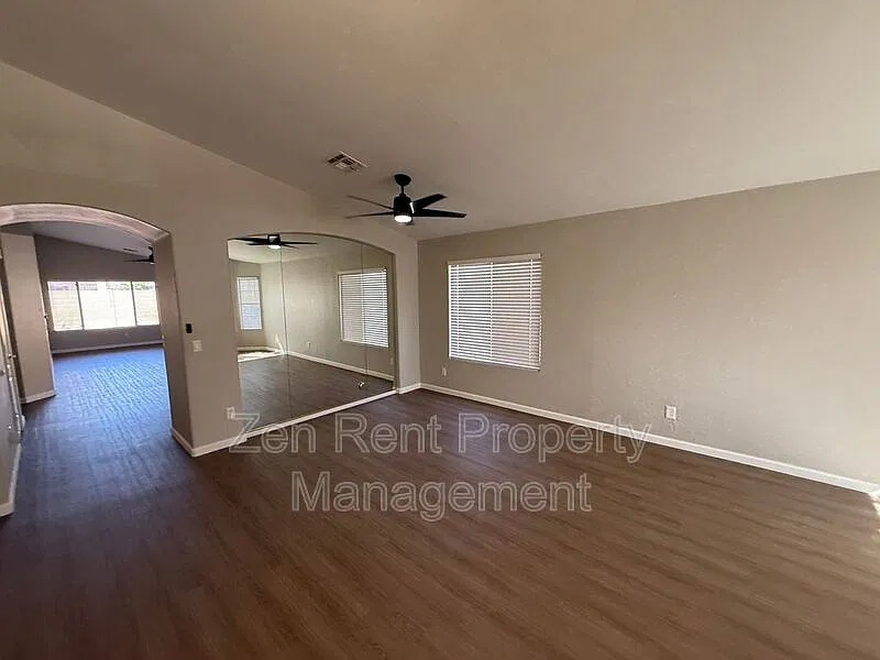 4 bed, 2.0 bath, 1831 sqft, $2,100 — Photo 4