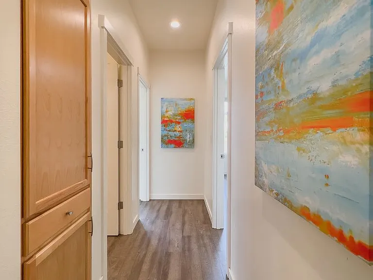595 Silver Ln — Photo 25
