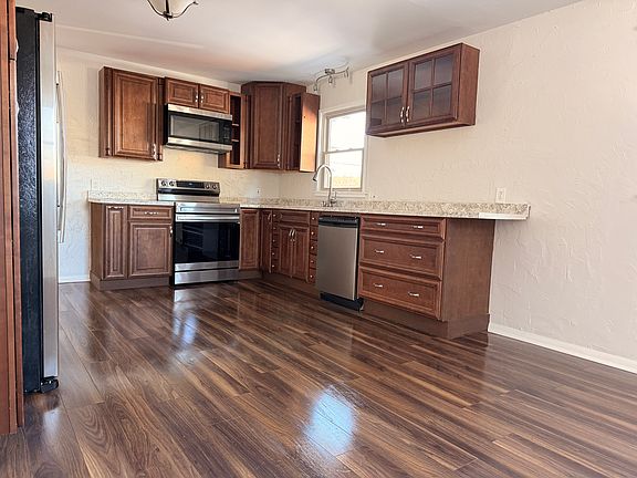 5th image of 292 Washington St #2