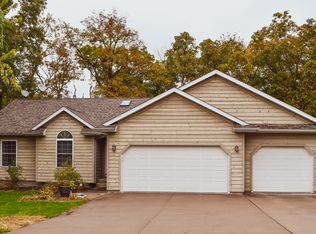 2235 Oak Tree Rd, Muscatine, IA 52761