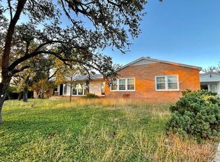 208 College St, Ingram, TX 78025