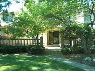 1622 S Hill Cir, Bloomfield Township, MI 48304