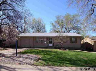 7625 Charles St, Omaha, NE 68114
