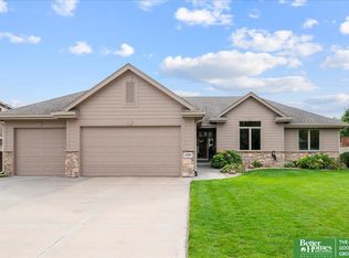 21205 Stonehaven Ct, Gretna, NE 68028