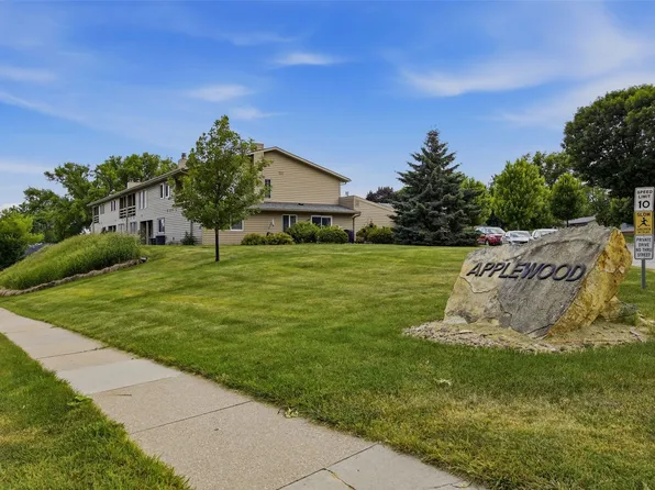 1726 Applewood Pl NE, Cedar Rapids, IA 52402