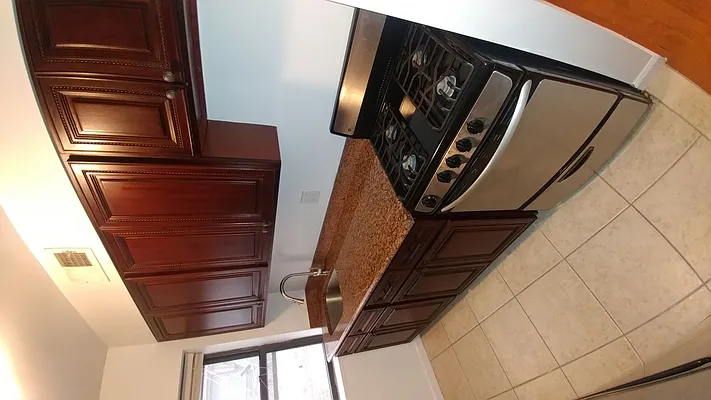 Rented by Metro Garden Realty NYC | media 13