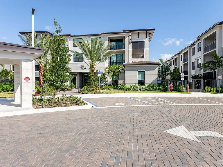 Mosaic Palms Apartments — Photo 22