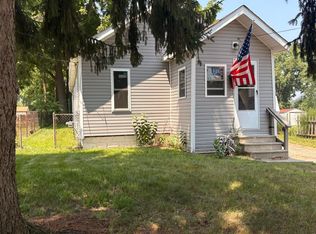 709 Kinney Rd, Pontiac, MI 48340