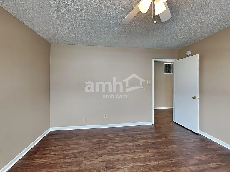 10191 Tournon Dr — Photo 17