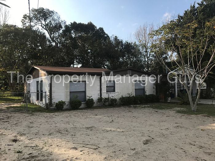 1st image of 104 Kendra Ave