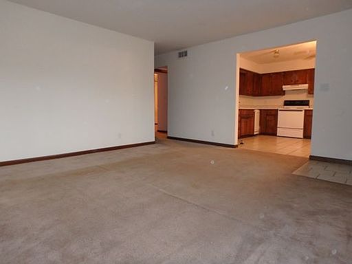 3rd image of 9 Old Highway 63 S APT 06