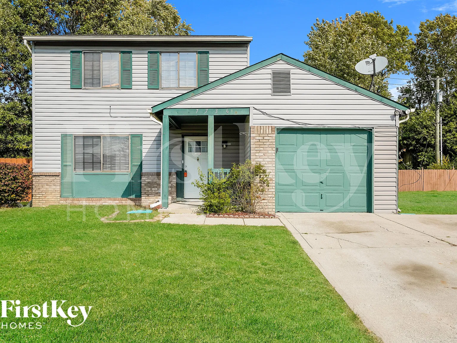 3 bed, 1.5 bath, 1294 sqft, $1,820 — Photo 1