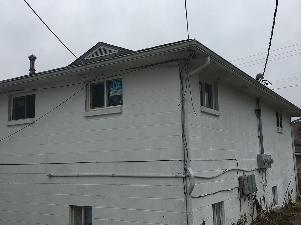 2nd image of 803 1/2 N Roosevelt Ave #C